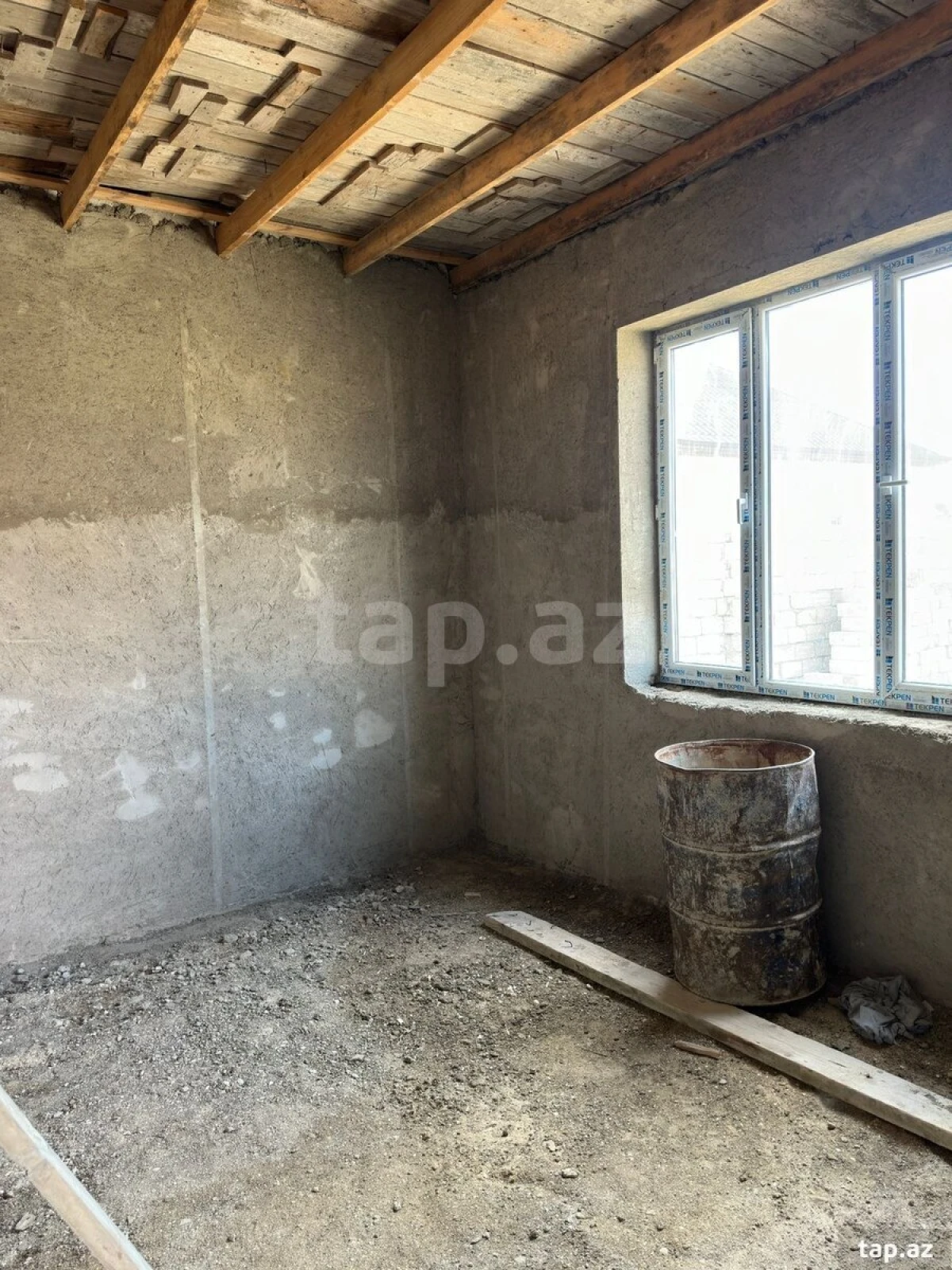 Satılır 4 otaqlı həyət evi