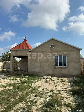 Satılır 4 otaqlı həyət evi