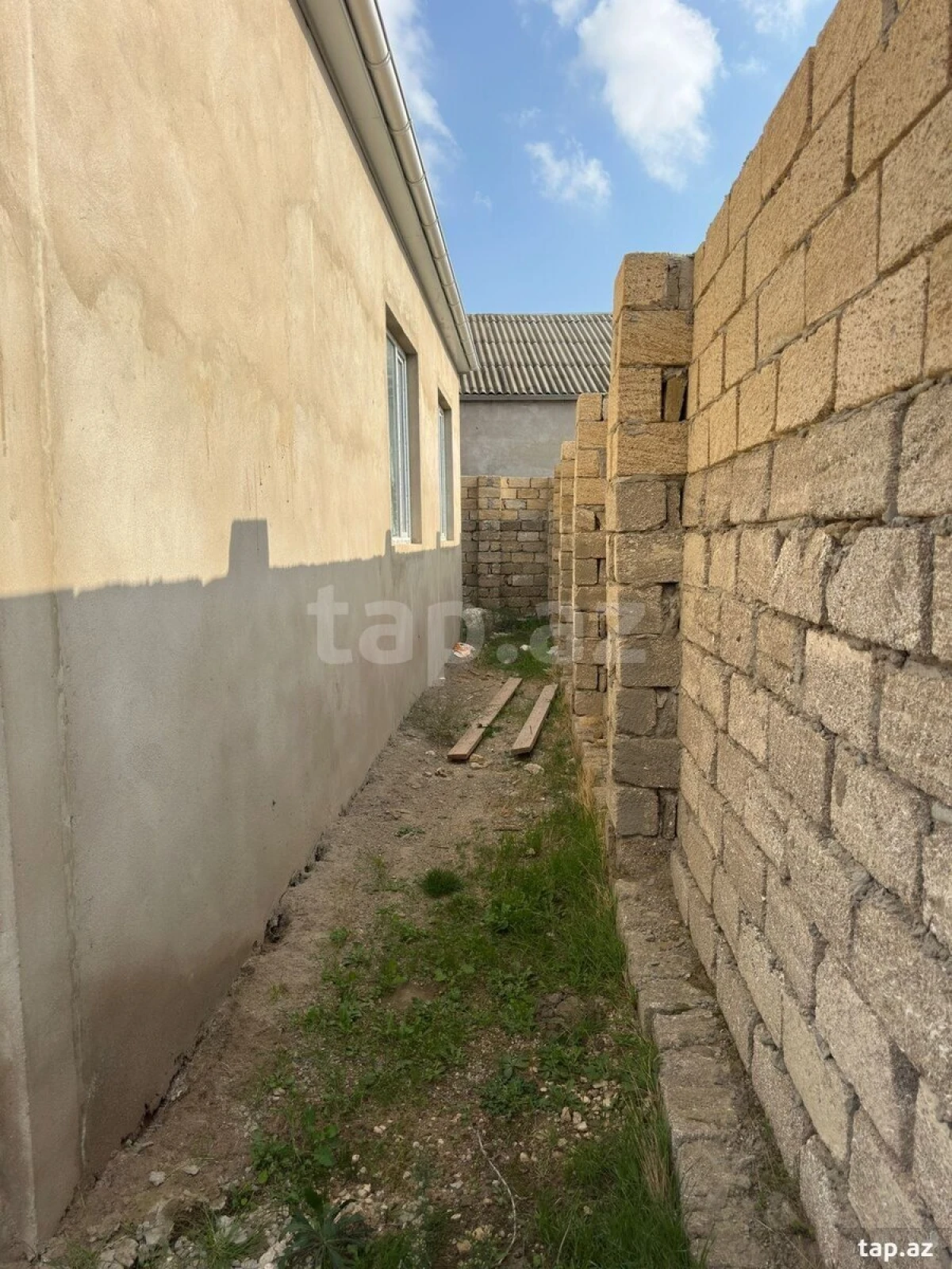 Satılır 4 otaqlı həyət evi