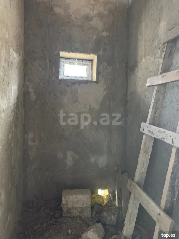 Satılır 4 otaqlı həyət evi