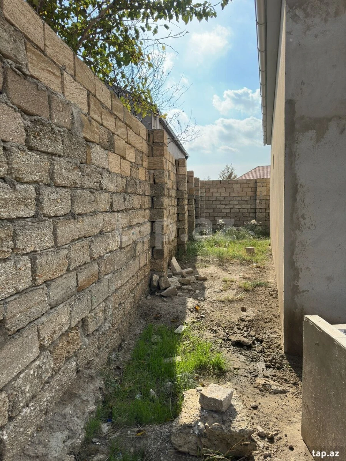 Satılır 4 otaqlı həyət evi