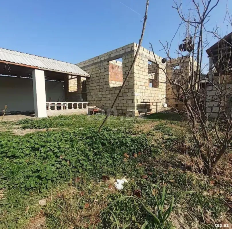 Satılır 4 otaqlı həyət evi