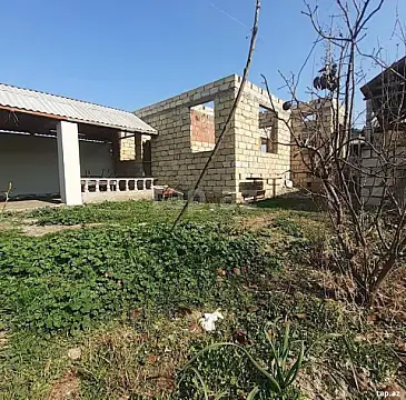 Satılır 4 otaqlı həyət evi