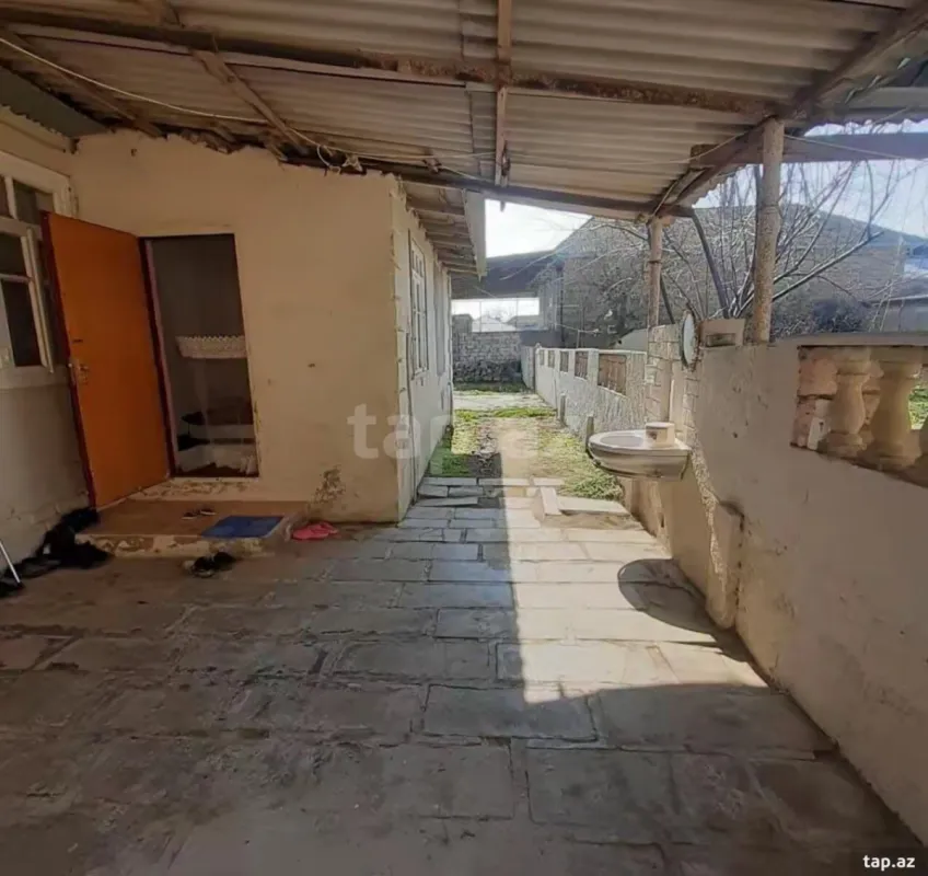 Satılır 4 otaqlı həyət evi