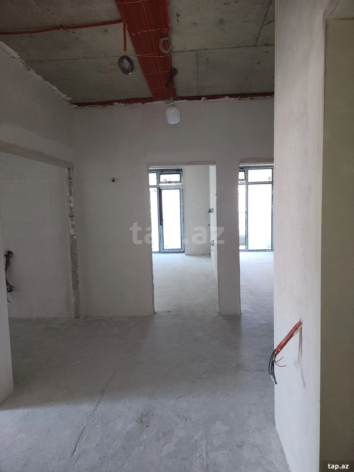 Satılır 3 otaqlı yeni tikili 148 m²