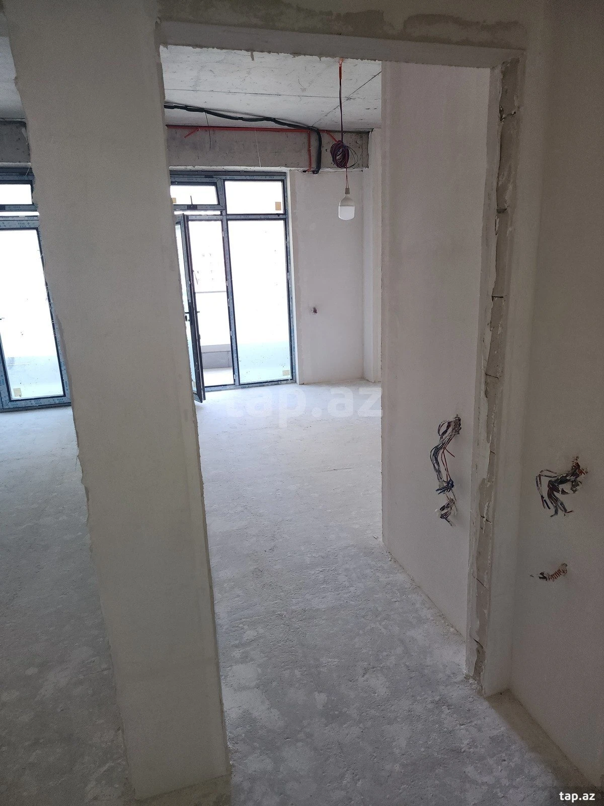 Satılır 3 otaqlı yeni tikili 148 m²
