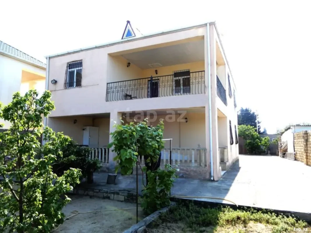 Kirayə verilir 6 otaqlı həyət evi 220 m²