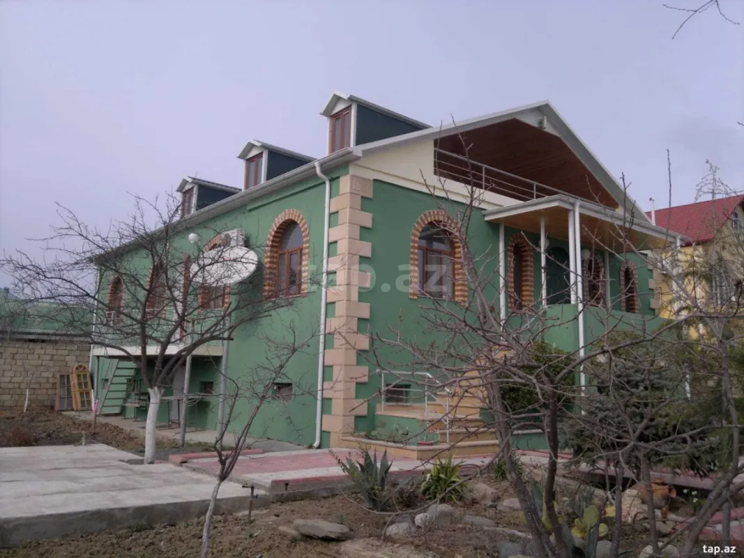 Satılır 5 otaqlı həyət evi
