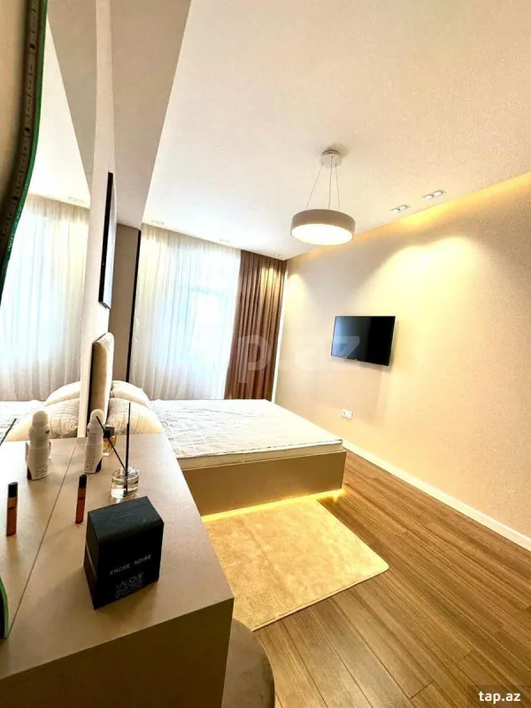 Kirayə verilir 2 otaqlı yeni tikili 60 m²