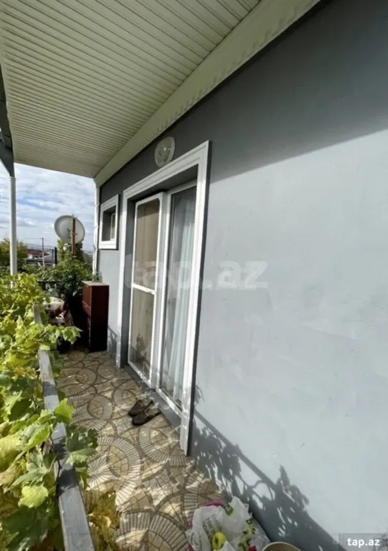 Satılır 6 otaqlı həyət evi