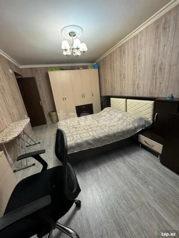 Satılır 6 otaqlı həyət evi