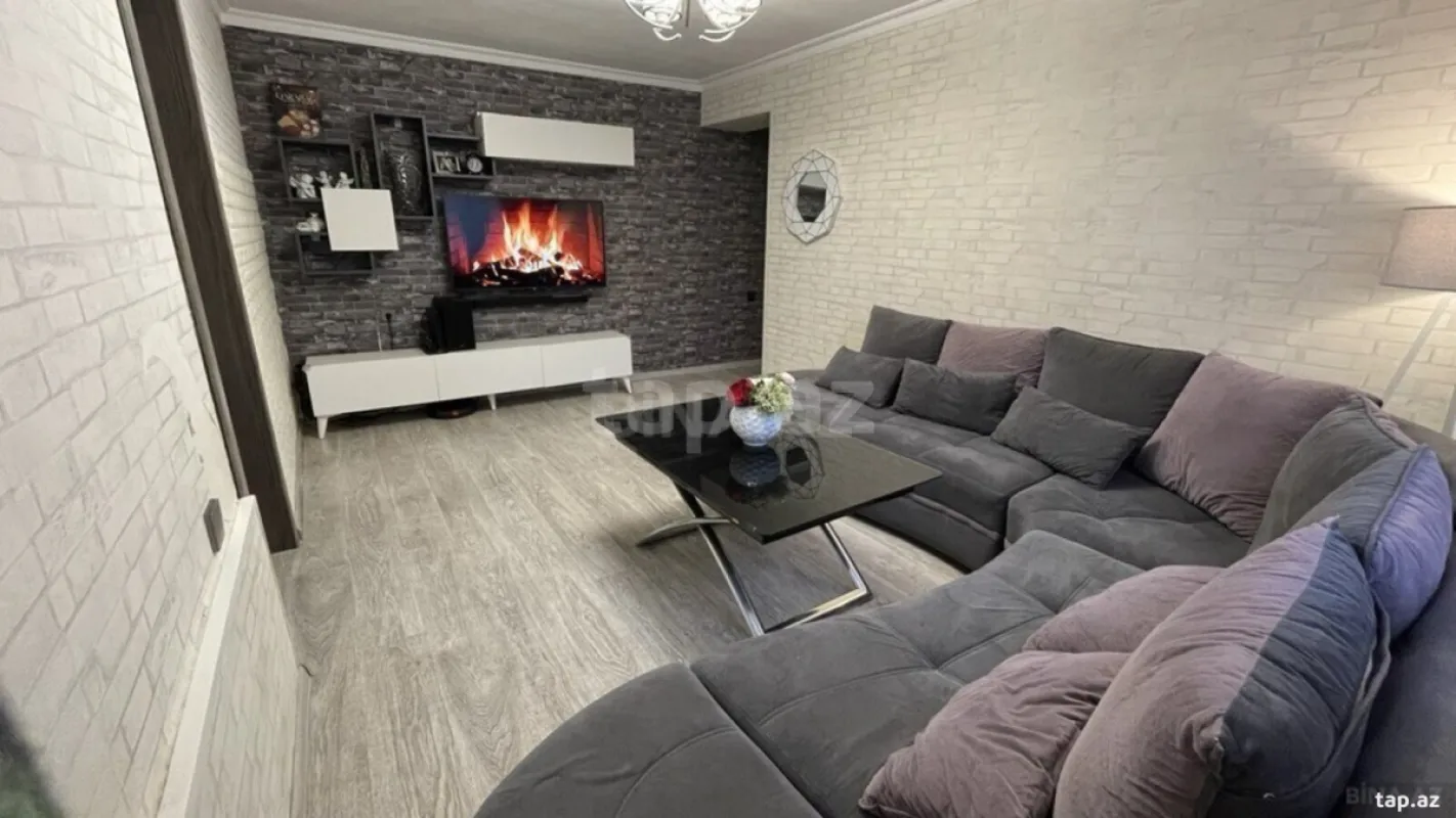 Satılır 6 otaqlı həyət evi