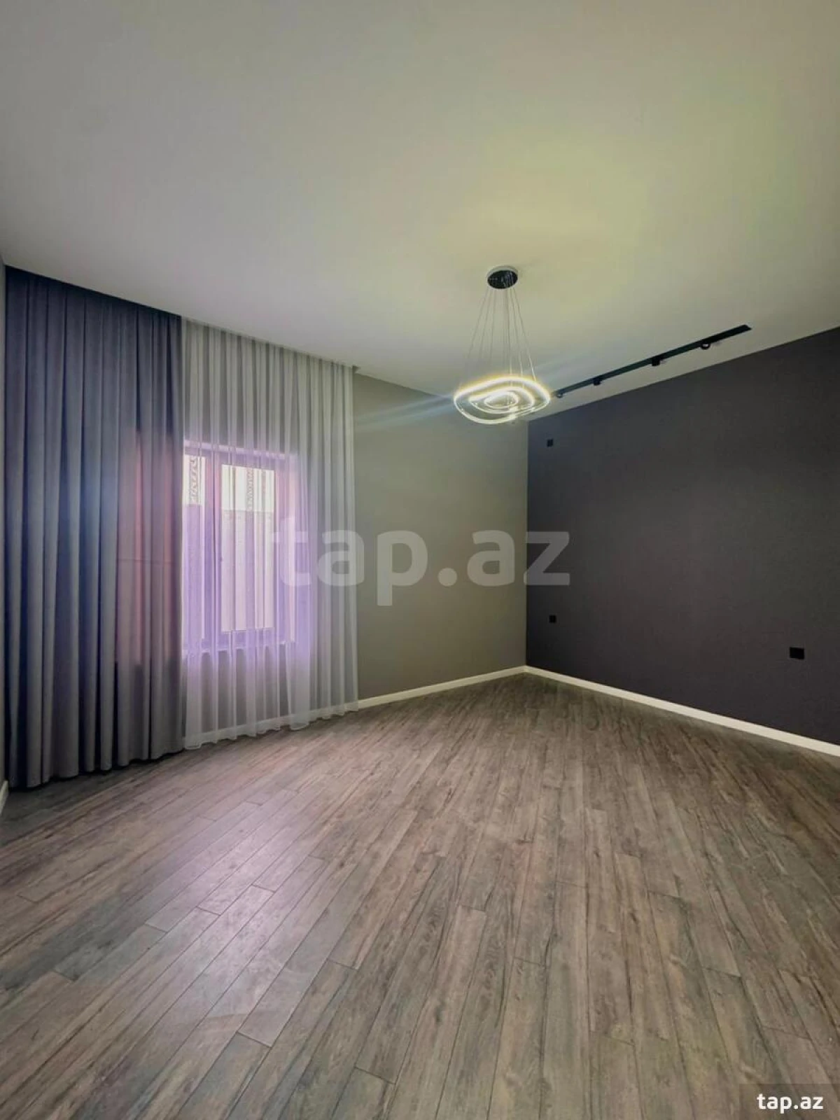 Satılır 5 otaqlı həyət evi