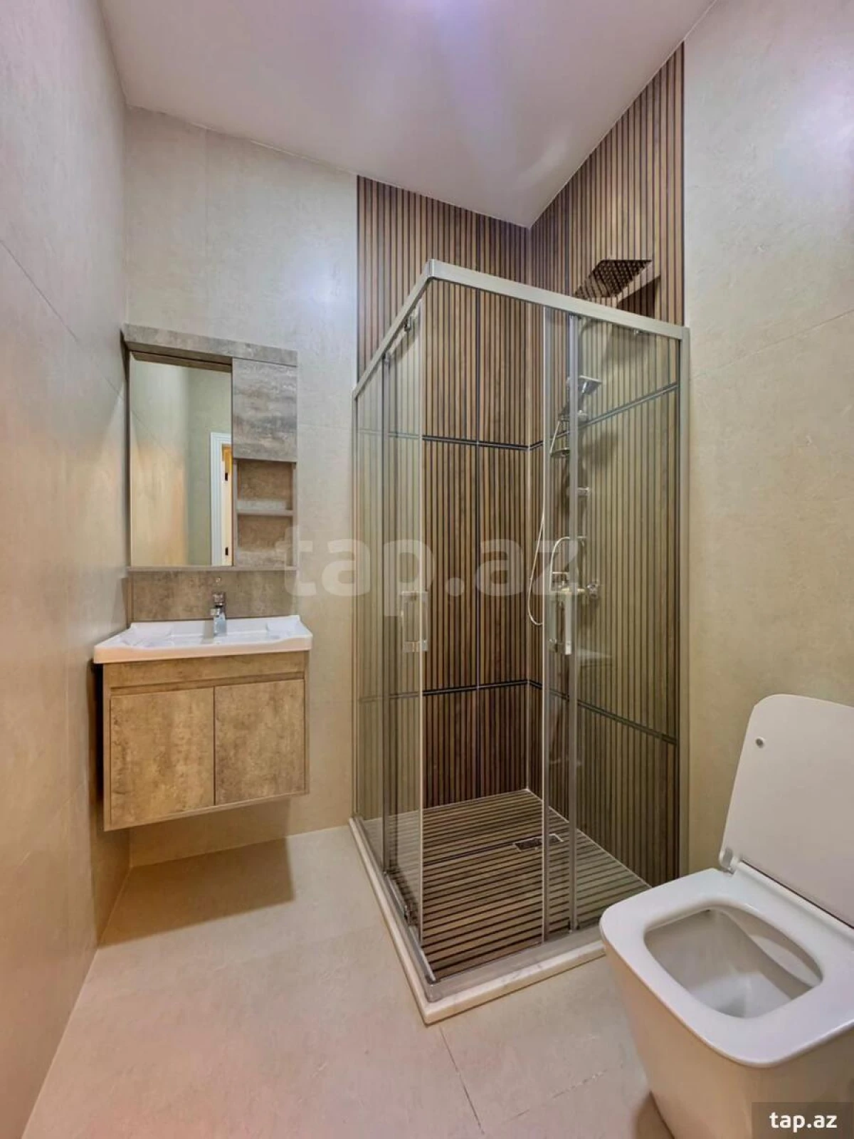 Satılır 4 otaqlı həyət evi