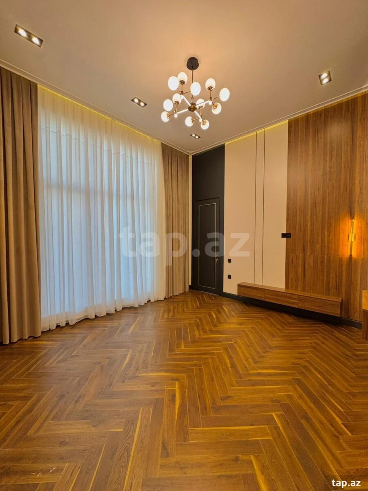 Satılır 5 otaqlı həyət evi