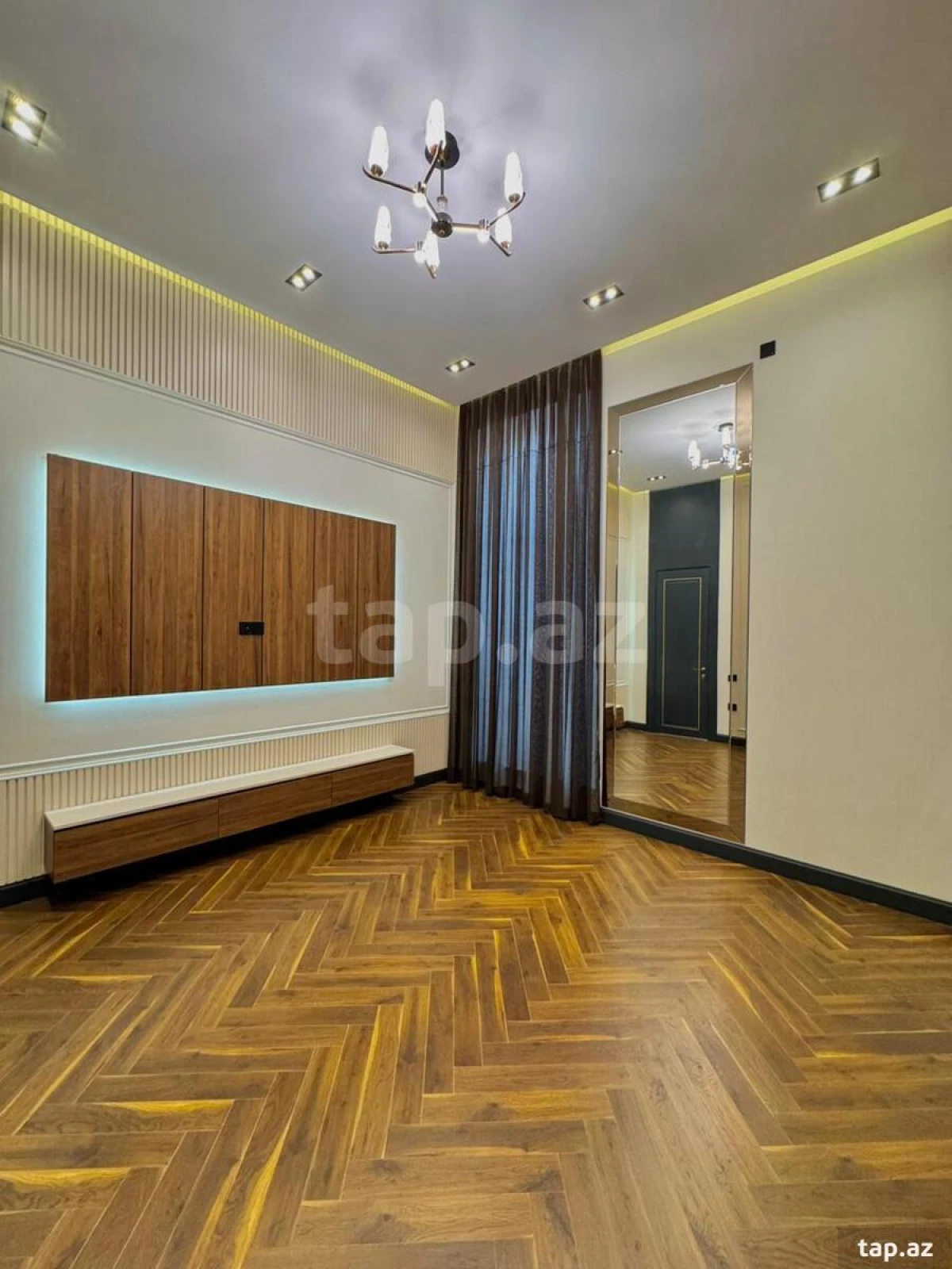 Satılır 5 otaqlı həyət evi