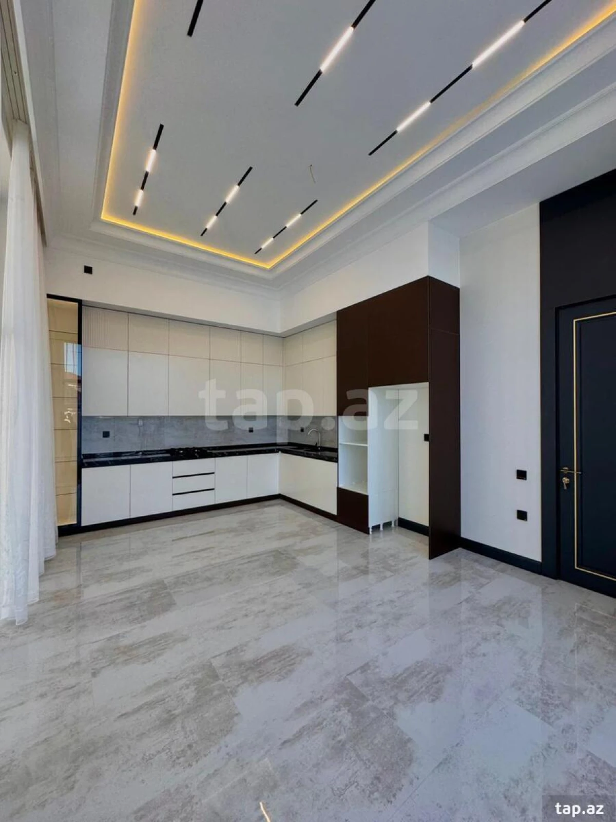 Satılır 5 otaqlı həyət evi