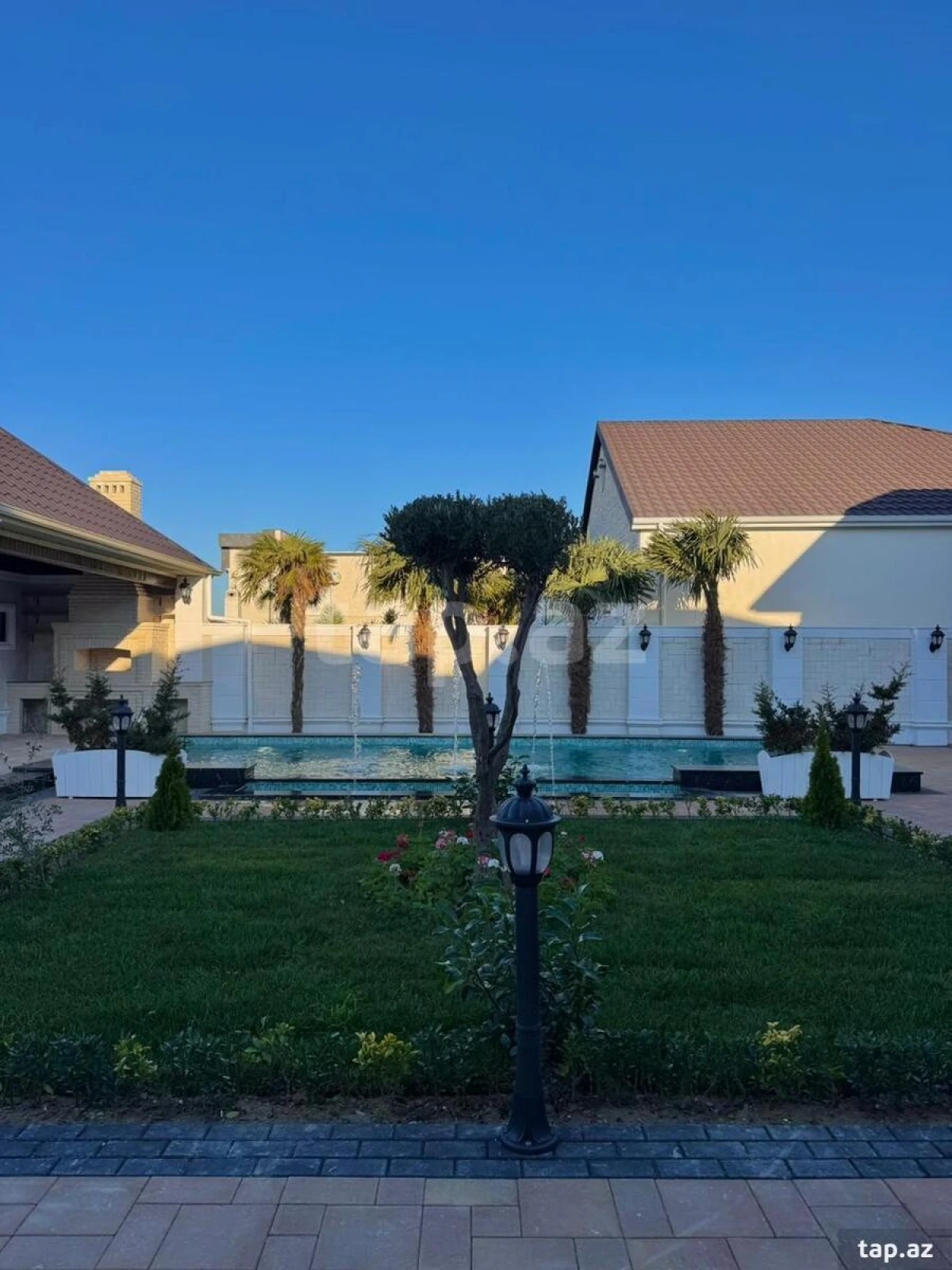 Satılır 5 otaqlı həyət evi