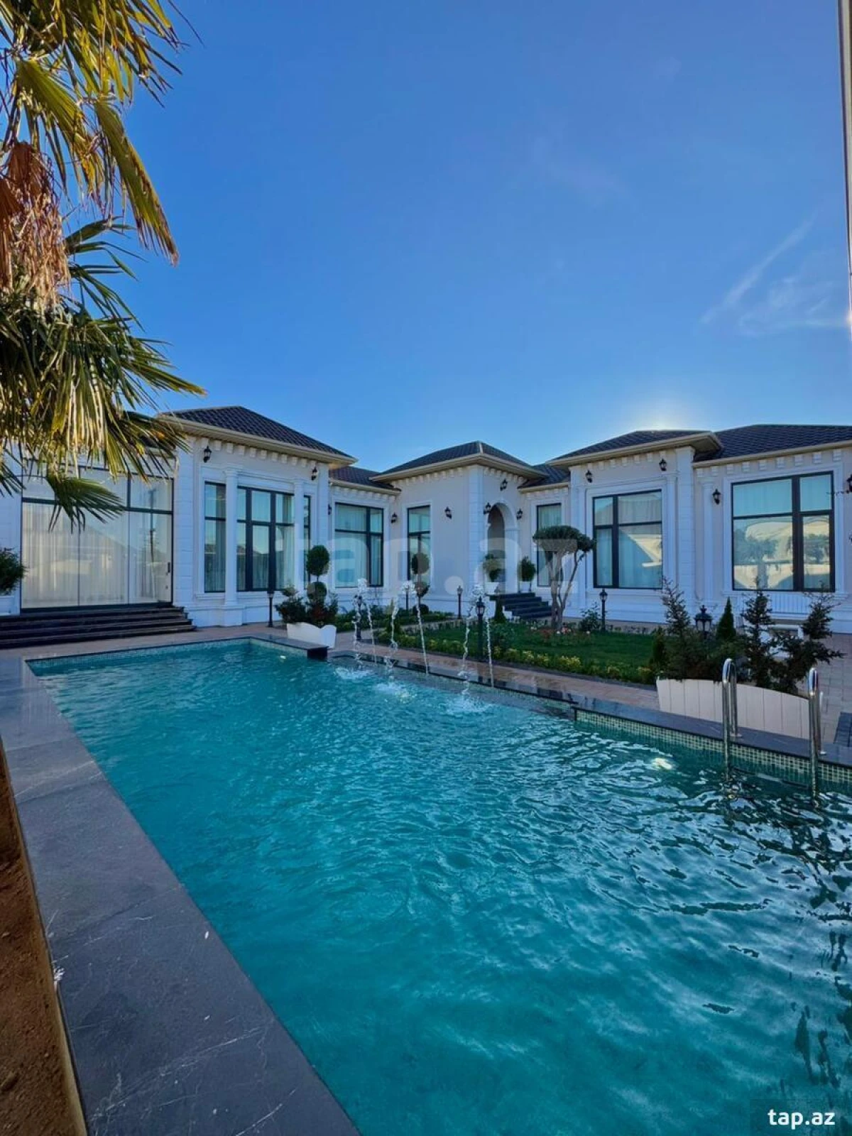 Satılır 5 otaqlı həyət evi