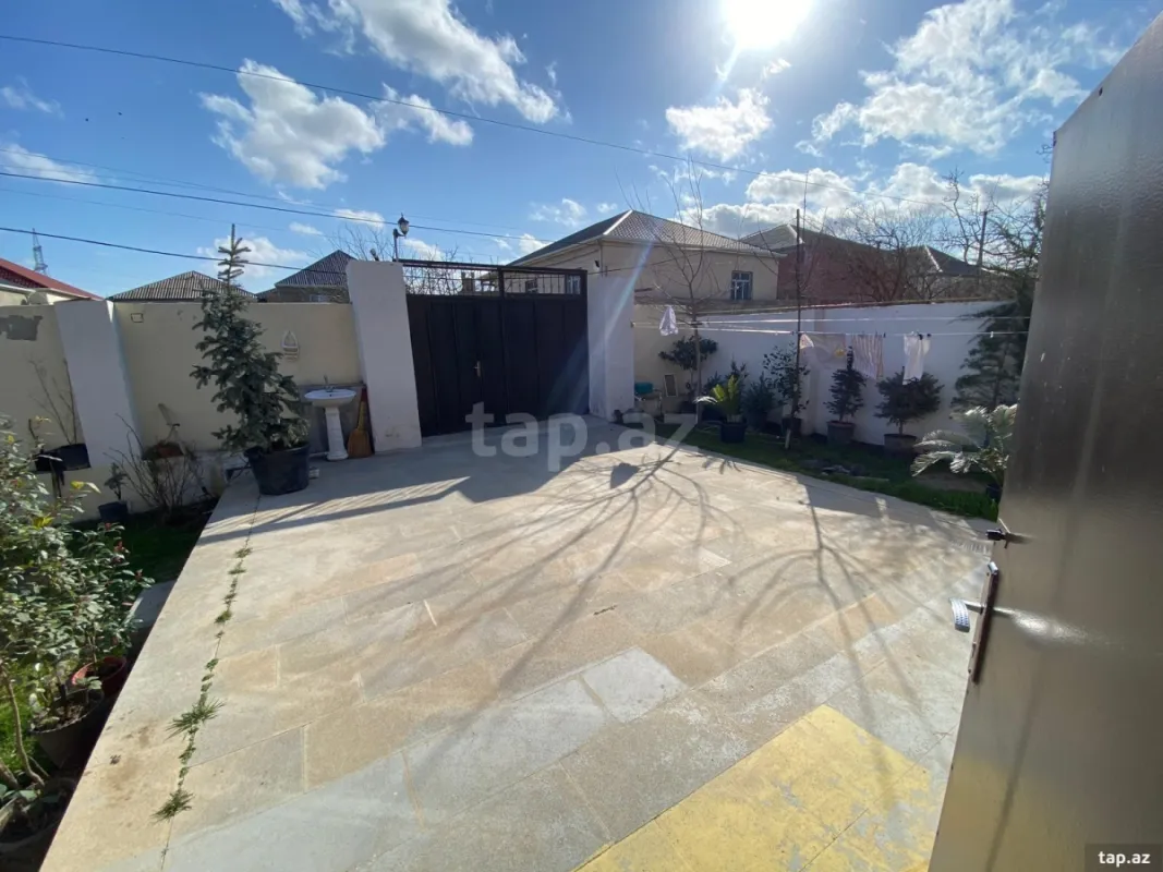 Satılır 4 otaqlı həyət evi