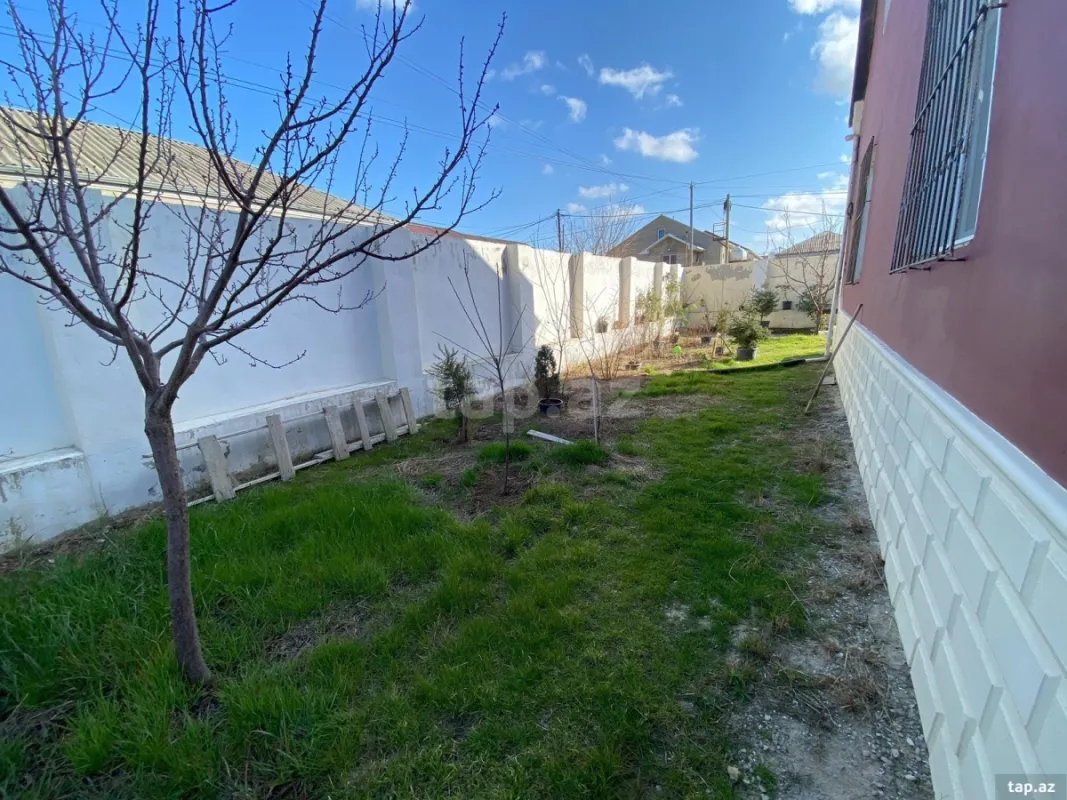 Satılır 4 otaqlı həyət evi