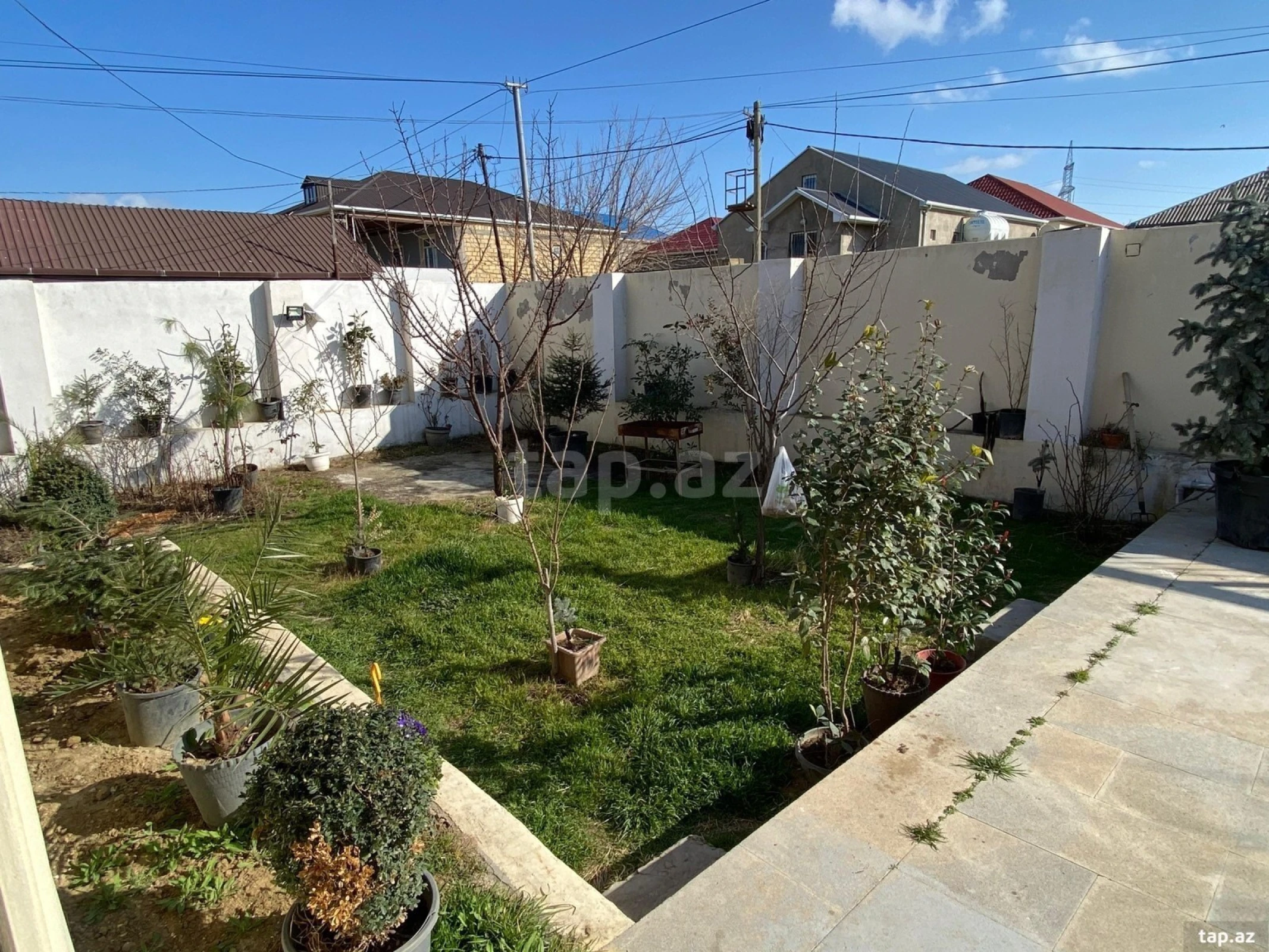 Satılır 4 otaqlı həyət evi