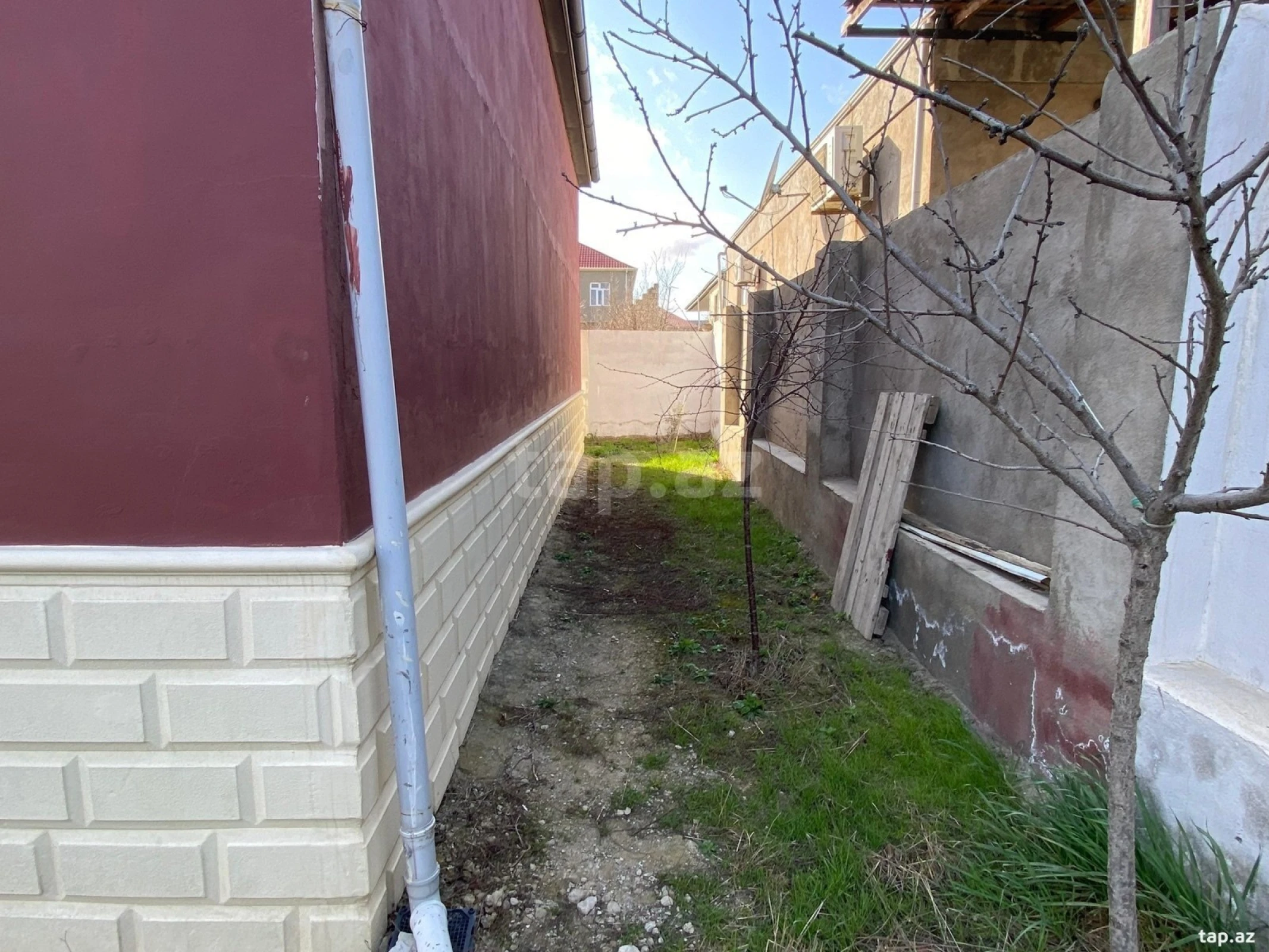 Satılır 4 otaqlı həyət evi