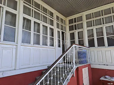 Satılır 4 otaqlı həyət evi 120 m² — Şəki 4 otaq 120.00 m²