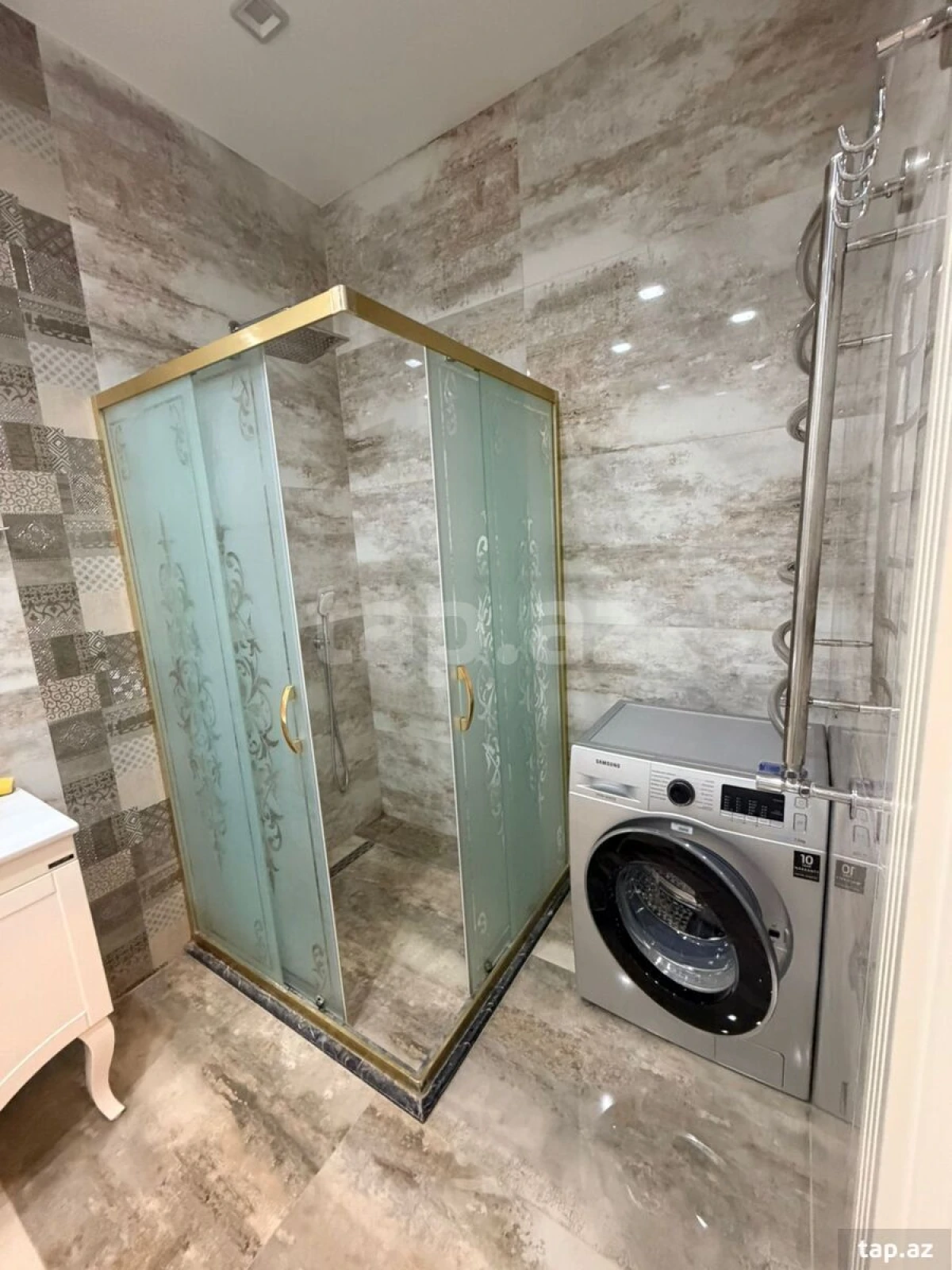 Kirayə verilir 2 otaqlı yeni tikili 130 m²