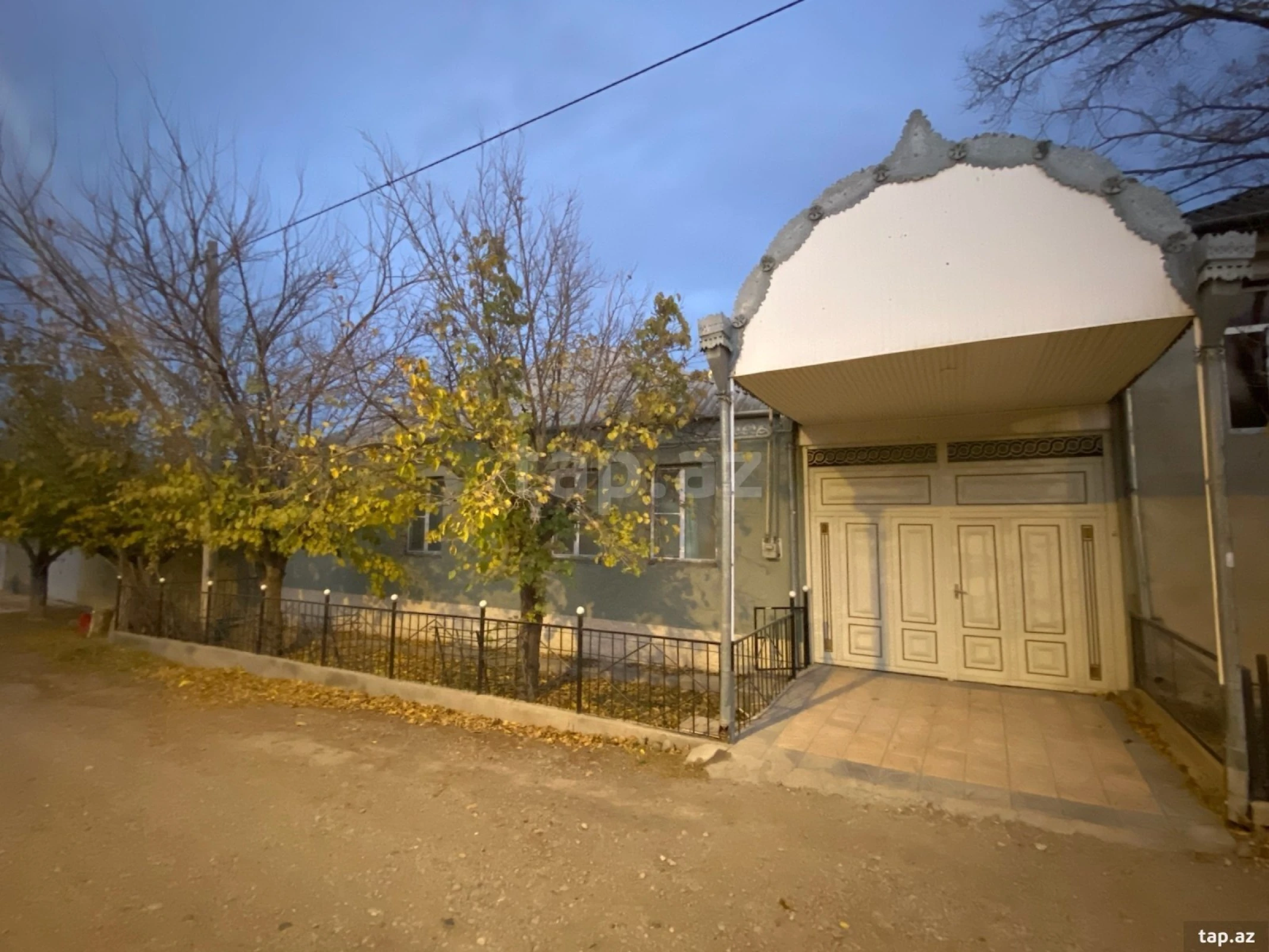 Satılır 3 otaqlı həyət evi