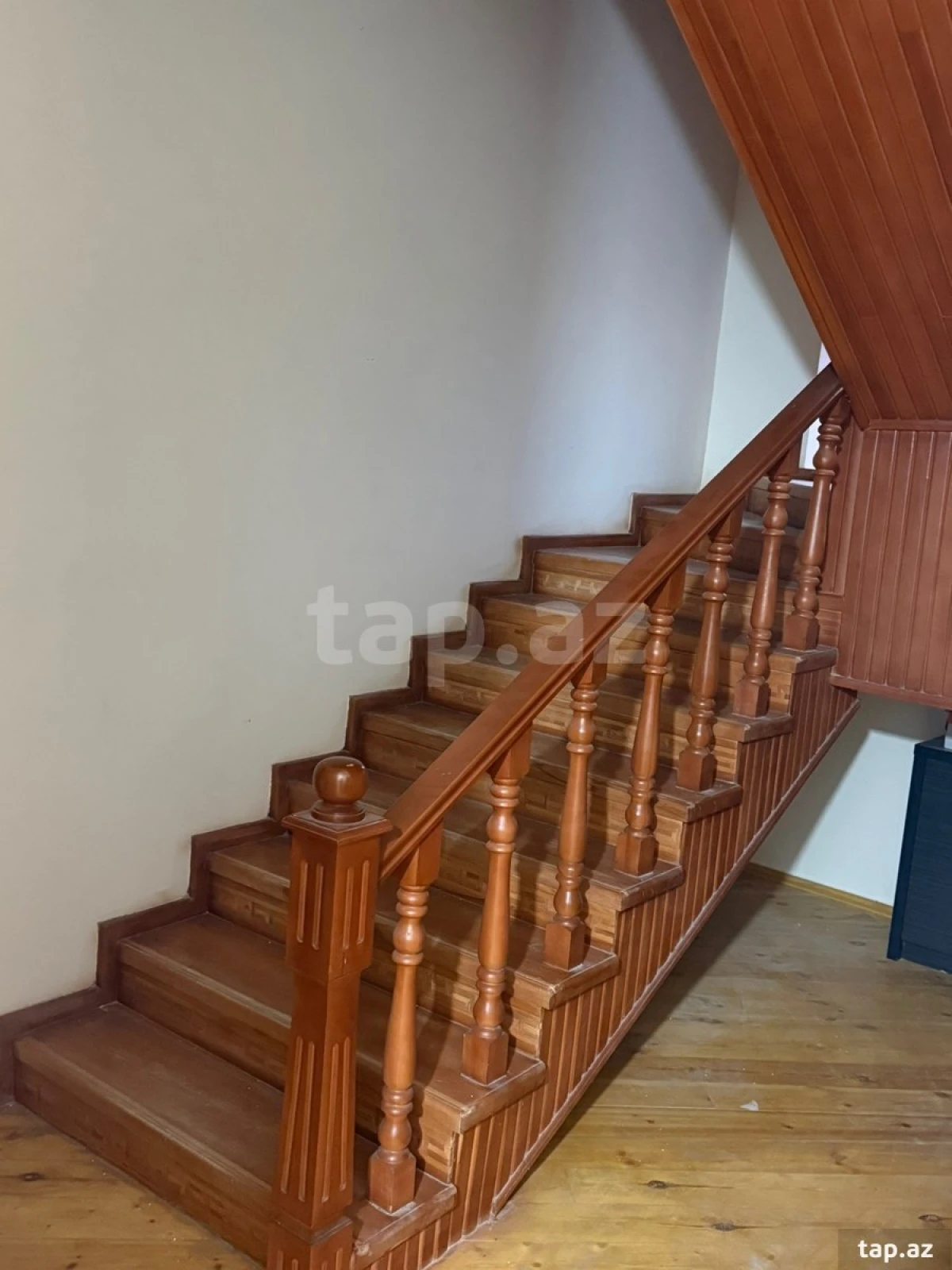 Satılır 6 otaqlı həyət evi