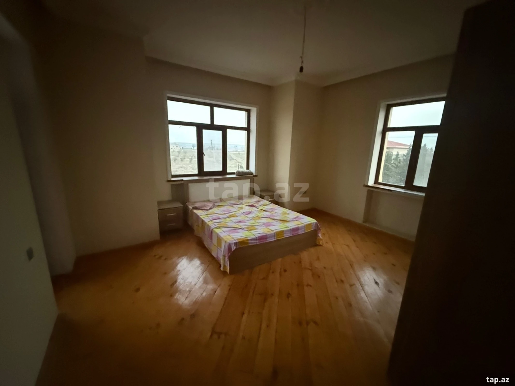 Satılır 6 otaqlı həyət evi