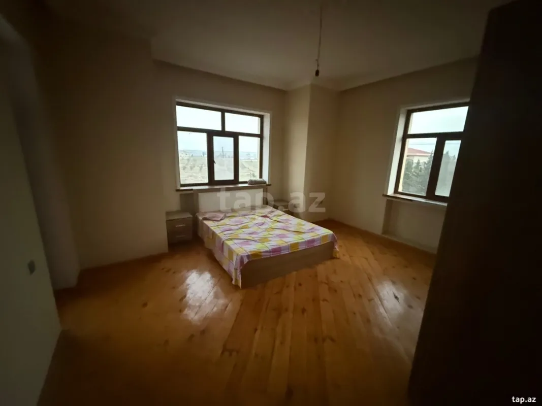 Satılır 6 otaqlı həyət evi