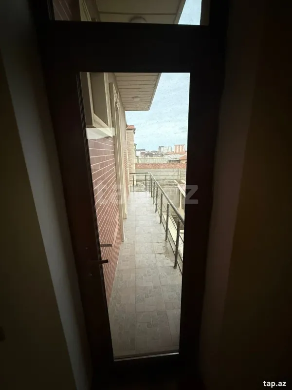 Satılır 6 otaqlı həyət evi