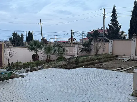 Satılır 6 otaqlı həyət evi
