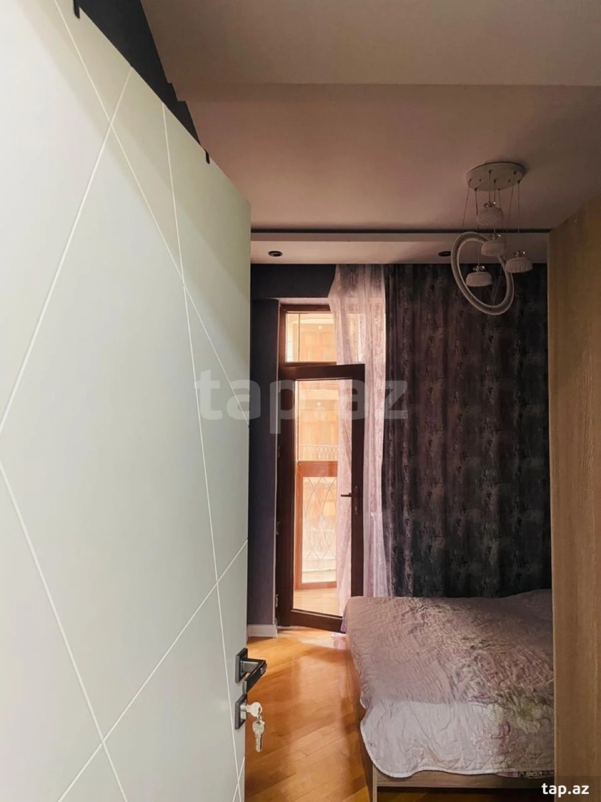 Satılır 2 otaqlı yeni tikili 60 m²