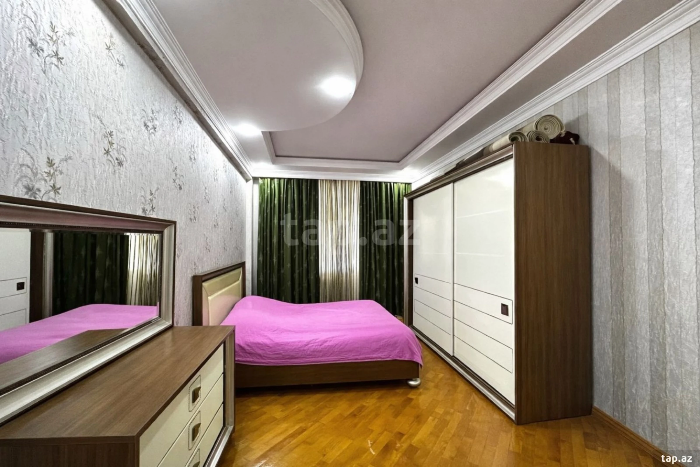 Satılır 3 otaqlı yeni tikili 125 m²