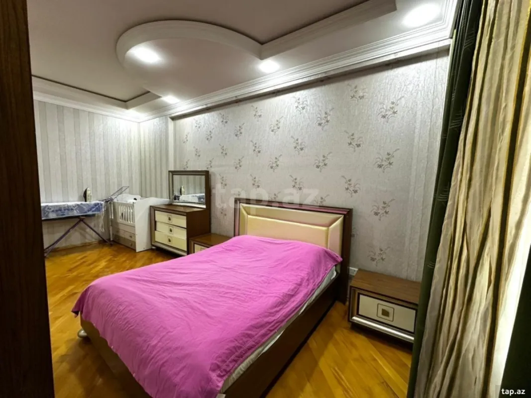 Satılır 3 otaqlı yeni tikili 125 m²