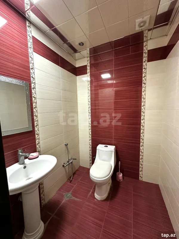 Satılır 3 otaqlı yeni tikili 125 m²