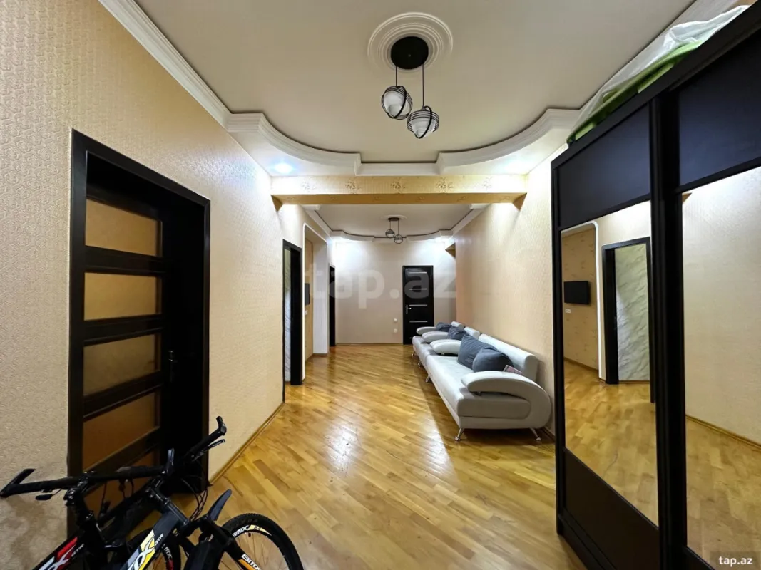 Satılır 3 otaqlı yeni tikili 125 m²