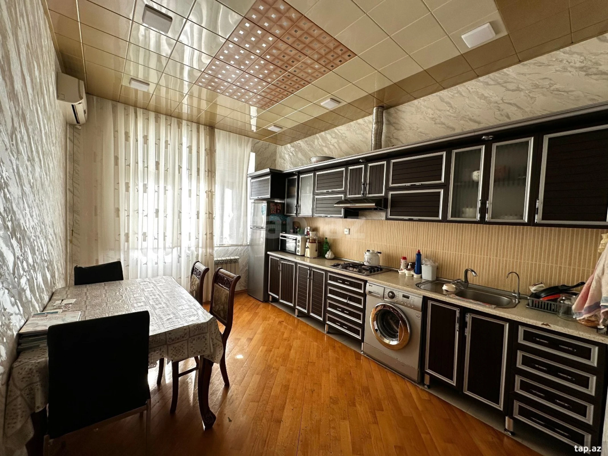 Satılır 3 otaqlı yeni tikili 125 m²