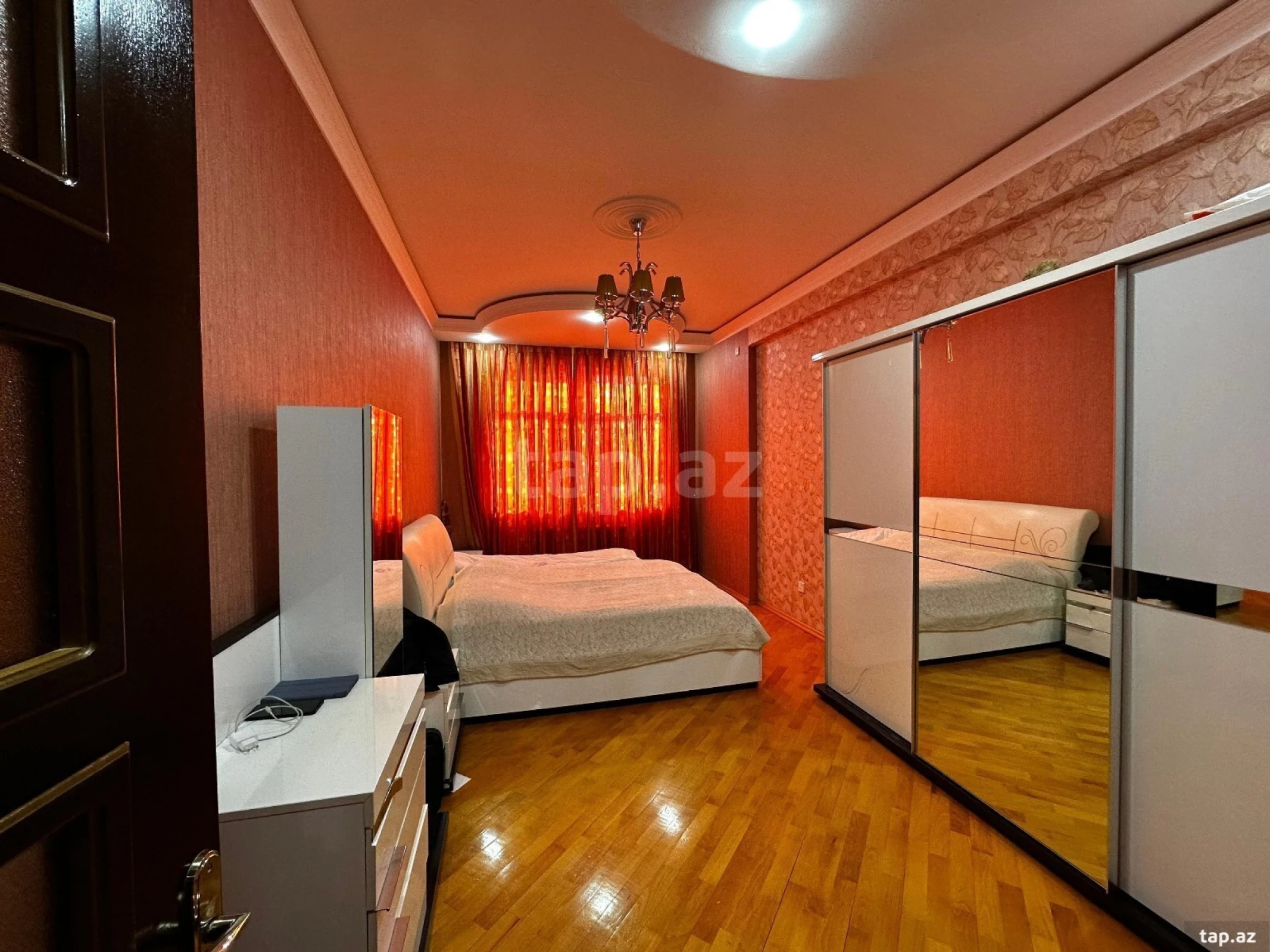 Satılır 3 otaqlı yeni tikili 125 m²