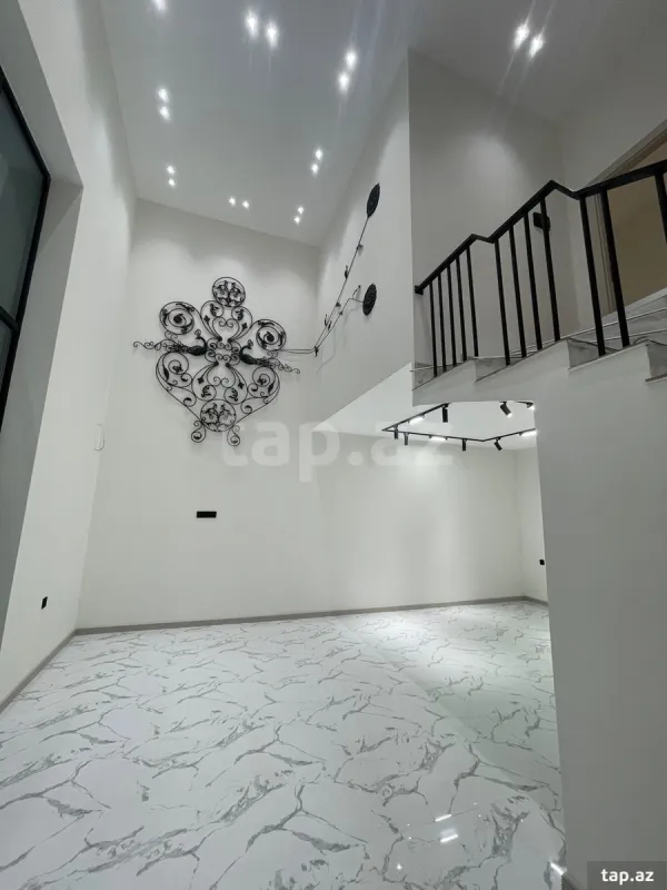 Satılır 5 otaqlı həyət evi