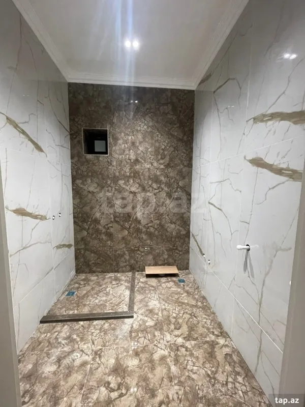 Satılır 5 otaqlı həyət evi