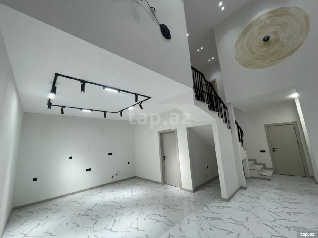 Satılır 5 otaqlı həyət evi