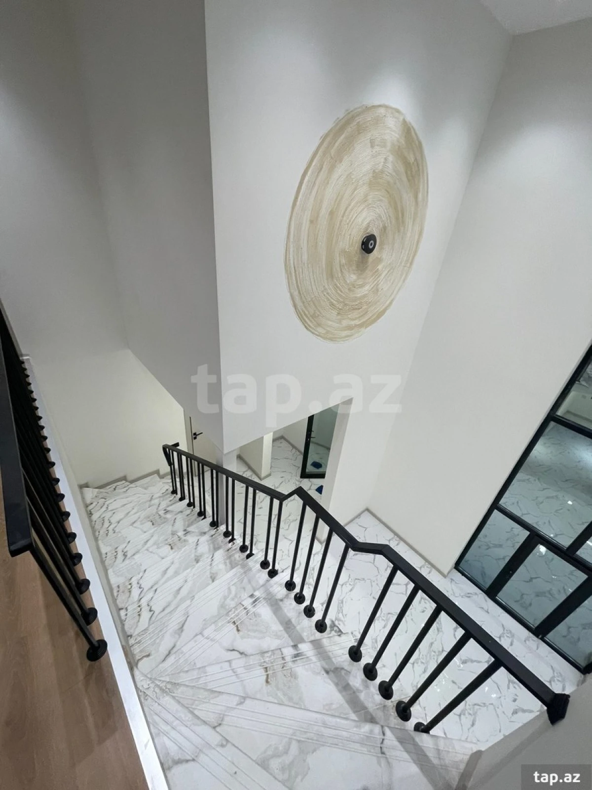 Satılır 5 otaqlı həyət evi