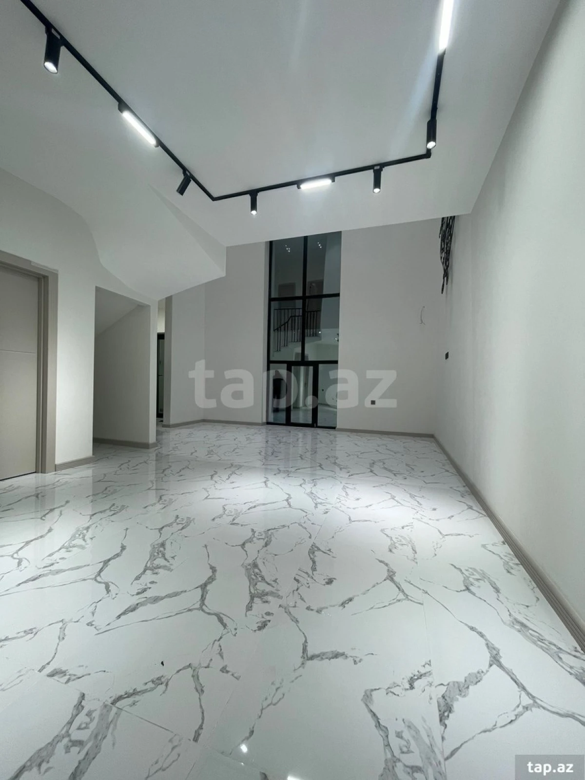 Satılır 5 otaqlı həyət evi