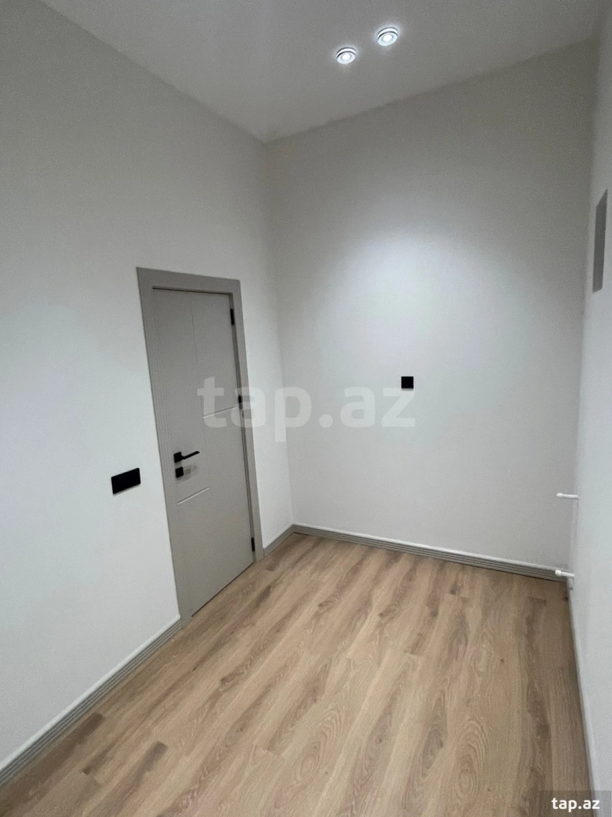 Satılır 5 otaqlı həyət evi