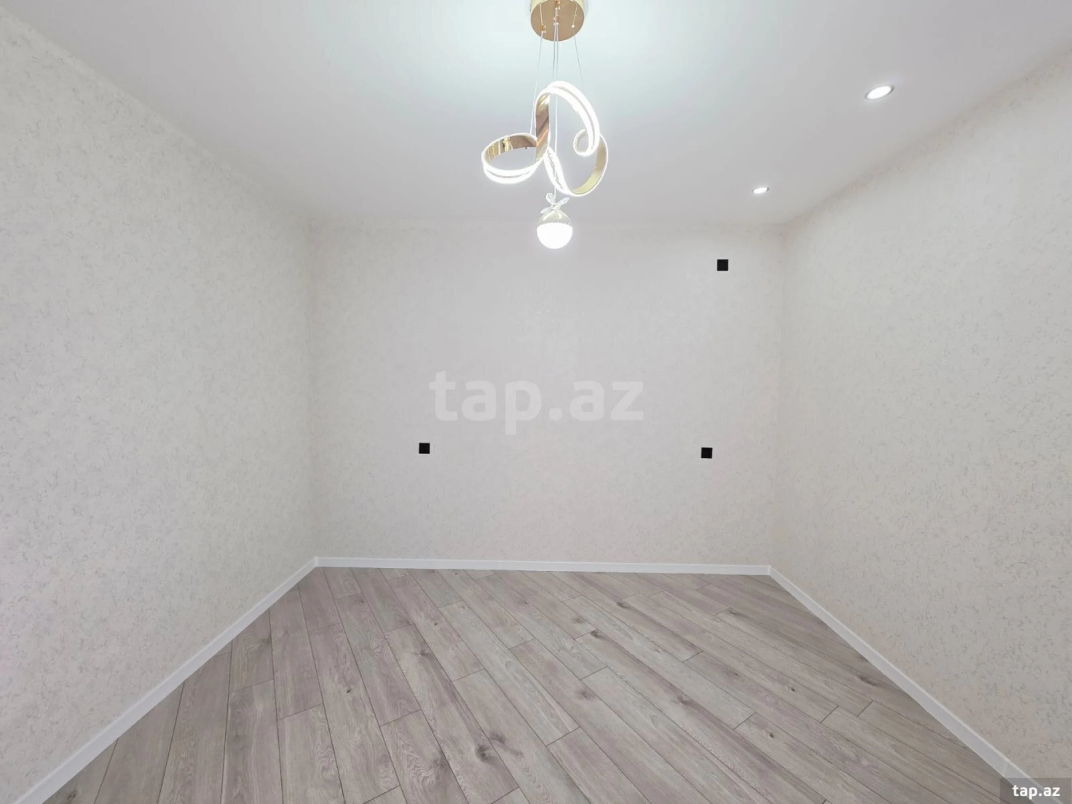 Satılır 5 otaqlı həyət evi 200 m²