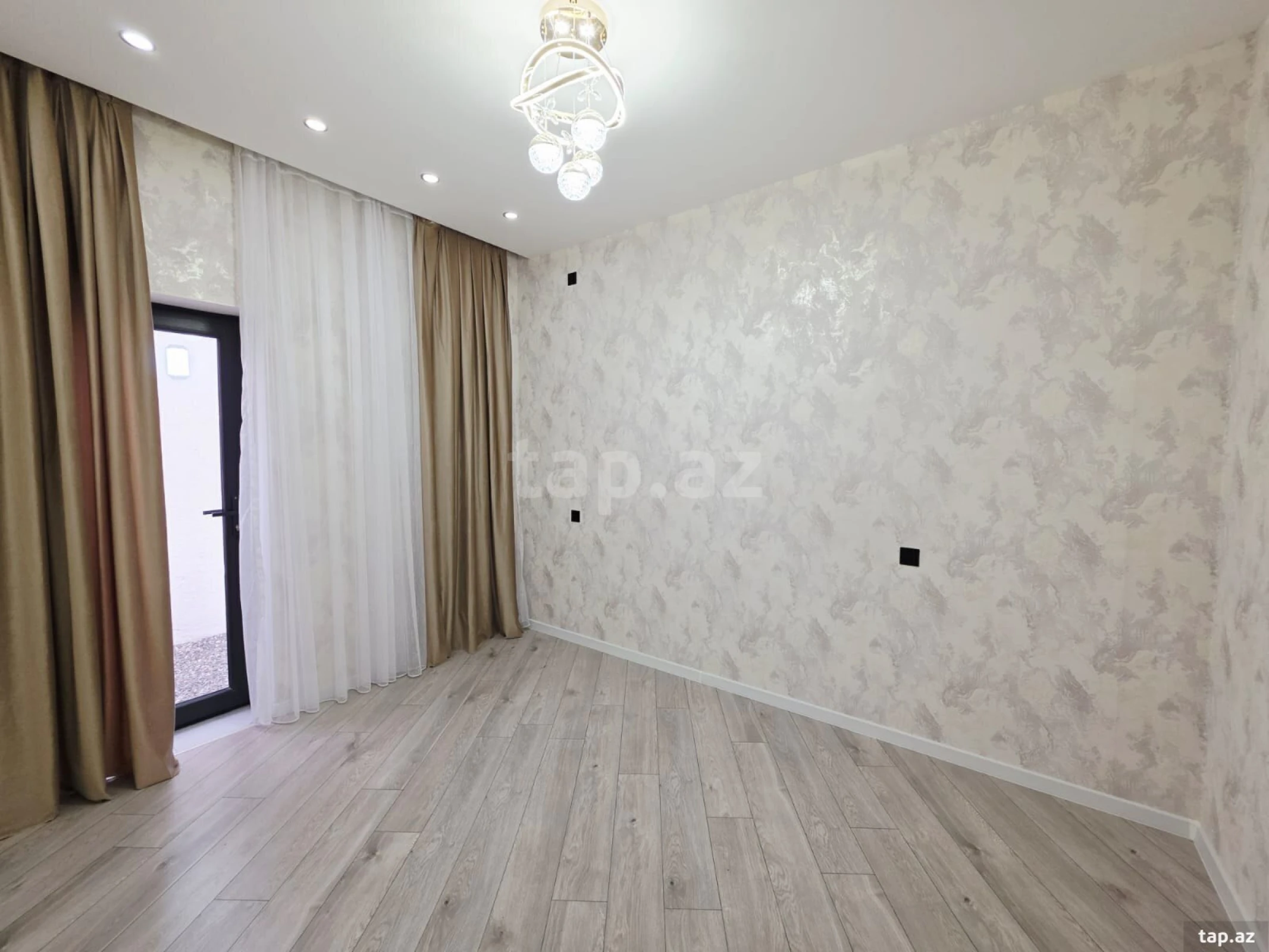 Satılır 5 otaqlı həyət evi 200 m²